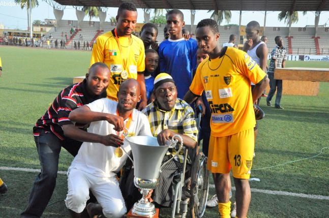 Football (Asec mimosas) : Me Ouégnin montre (déjà) les muscles - Abidjan.net News